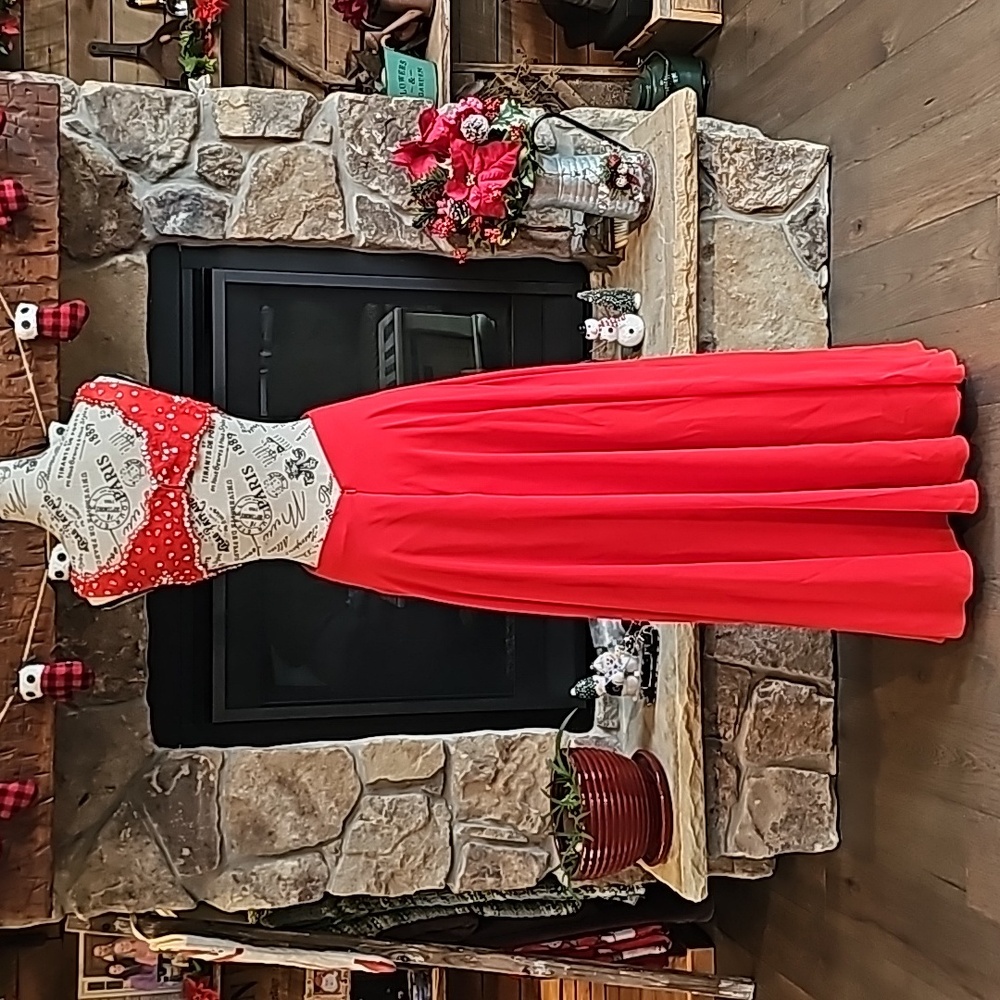 Sequined Backless Gown. Size Small - image 5